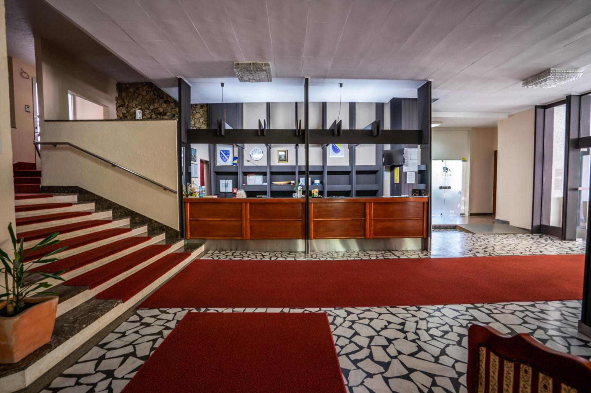 Park Hotel Bihać Esterno foto