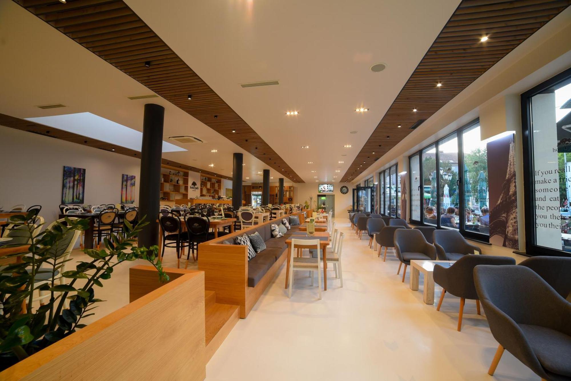 Park Hotel Bihać Esterno foto