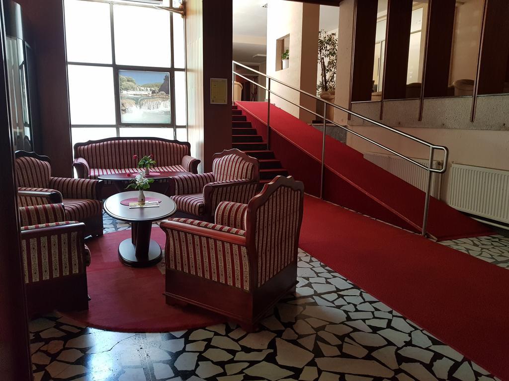 Park Hotel Bihać Esterno foto
