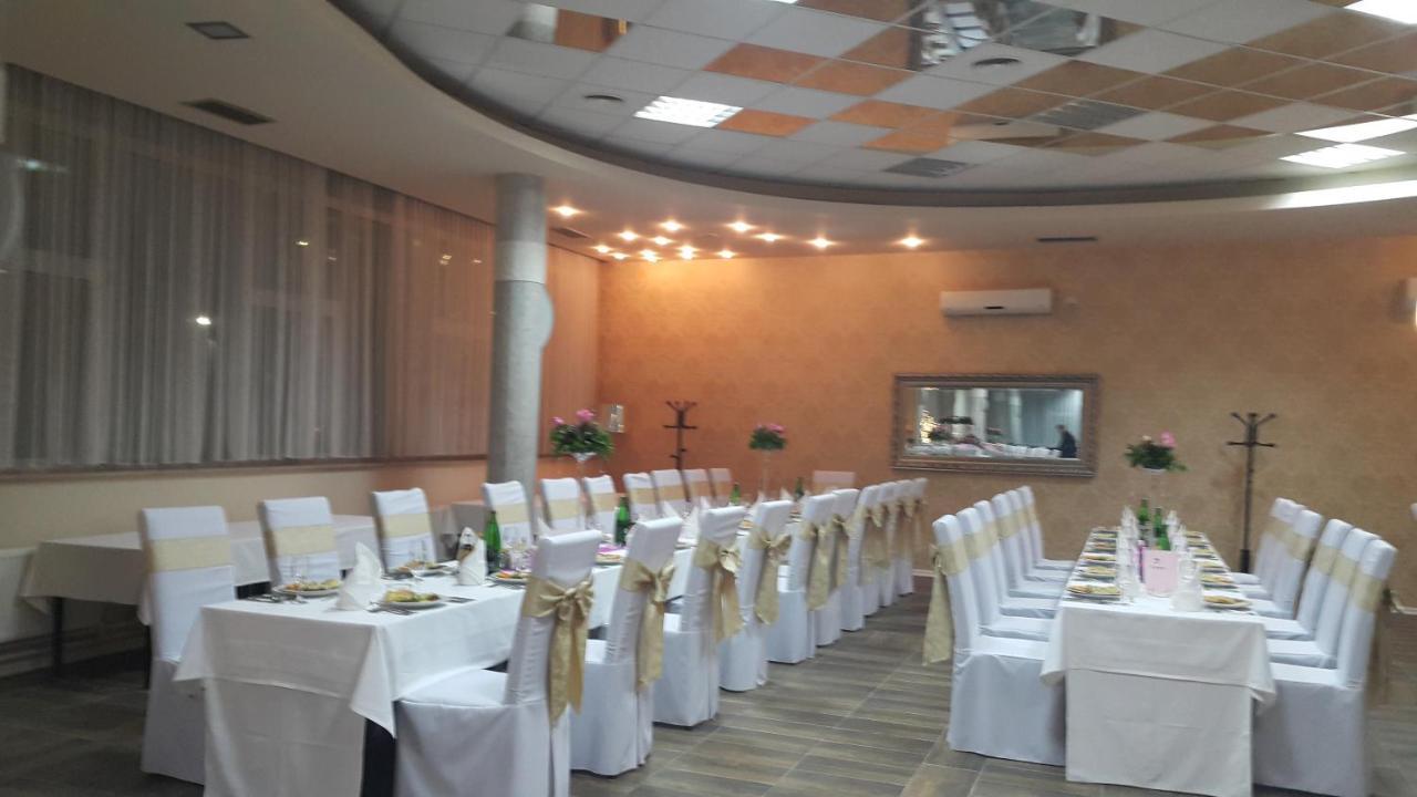 Park Hotel Bihać Esterno foto